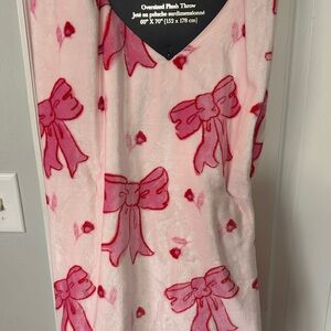 RACHEL Rachel Roy oversized Valentine’s bow and floral pink plush throw